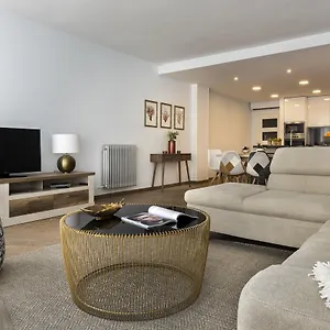Genteel Tablas Apartment